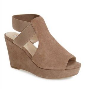 BCBG Generation Justice Wedges tan suede